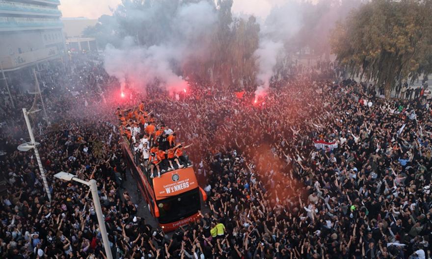 Μπαΐνοβιτς: «Στη φιέστα υπήρχαν 30.000 άνθρωποι - Στο Ηράκλειο δεν σε αφήνουν να πληρώσεις για το οτιδήποτε»