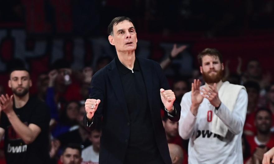 Μπαρτζώκας στα αποδυτήρια μετά από το Game 1: «Χαμηλά τα κεφάλια, το παιχνίδι της Πέμπτης θα είναι πολύ πιο δύσκολο»