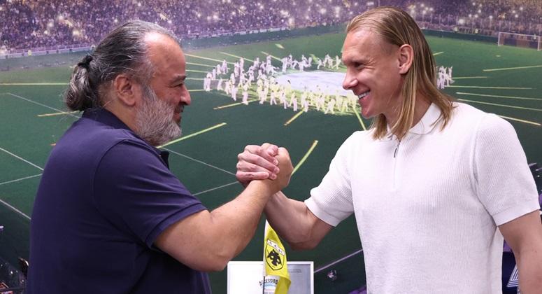 Ο αρχηγός δεν το κουνάει από την ΑΕΚ: Ανανέωσε μέχρι το 2027 ο Βίντα!