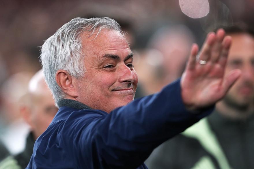 A BOLA: «Η Ρεάλ Μαδρίτης σκέφτεται επιστροφή Μουρίνιο»