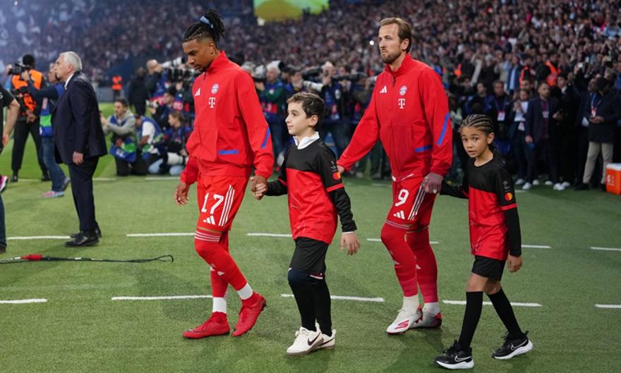 Το έκαναν το ρεκόρ οι Βαυαροί: Κέιν, Ολίσε και Ντίας έγραψαν… τριψήφια ιστορία στο Παρίσι!