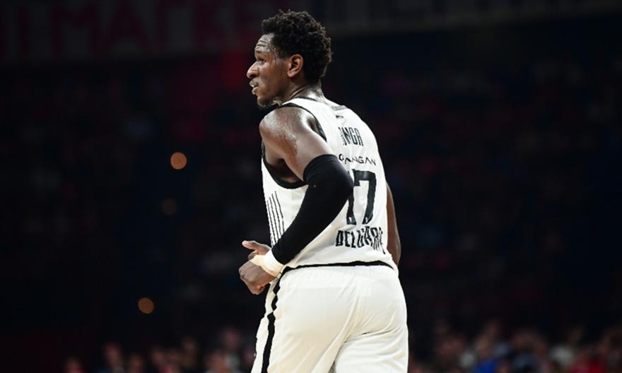 Κοντά στoυς Πίστονς ο Μπόνγκα