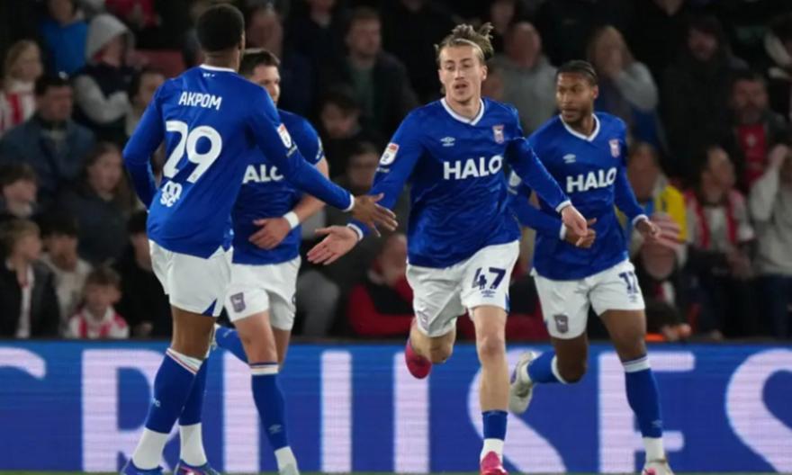 Έφυγε με βαθμό-χρυσάφι από την έδρα της Σαουθάμπτον και «αγγίζει» την άνοδο η Ίπσουιτς