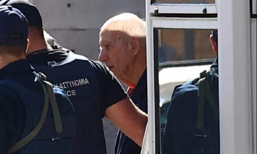 «Δεν ήθελα να σκοτώσω κανέναν, ήθελα μόνο να κάνω ντόρο»: Τι είπε ο 89χρονος στους αστυνομικούς