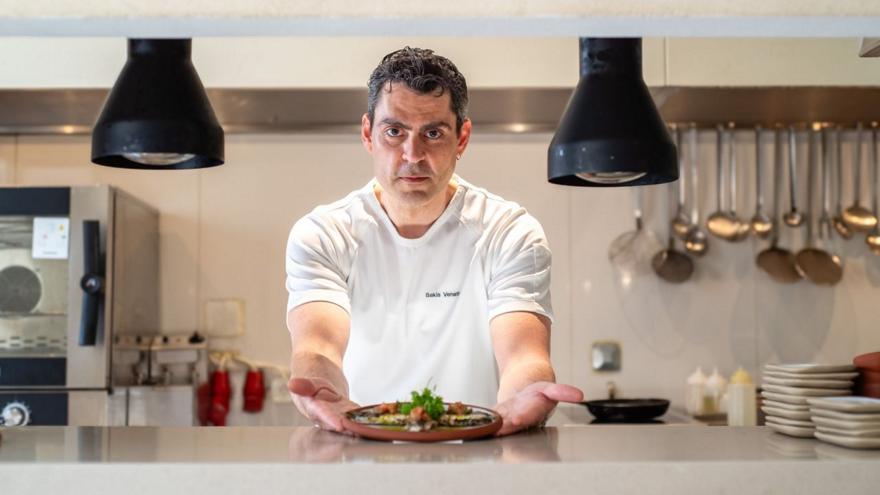 Σάκης Βενέτης: Η σύγχρονη ελληνική κουζίνα «ανθίζει» στον κήπο του Zohos