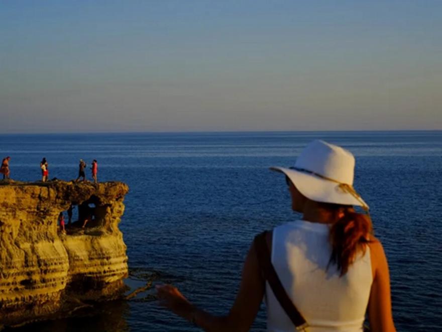 Προς νέα παράταση οι αιτήσεις για τον Κοινωνικό Τουρισμό 2026