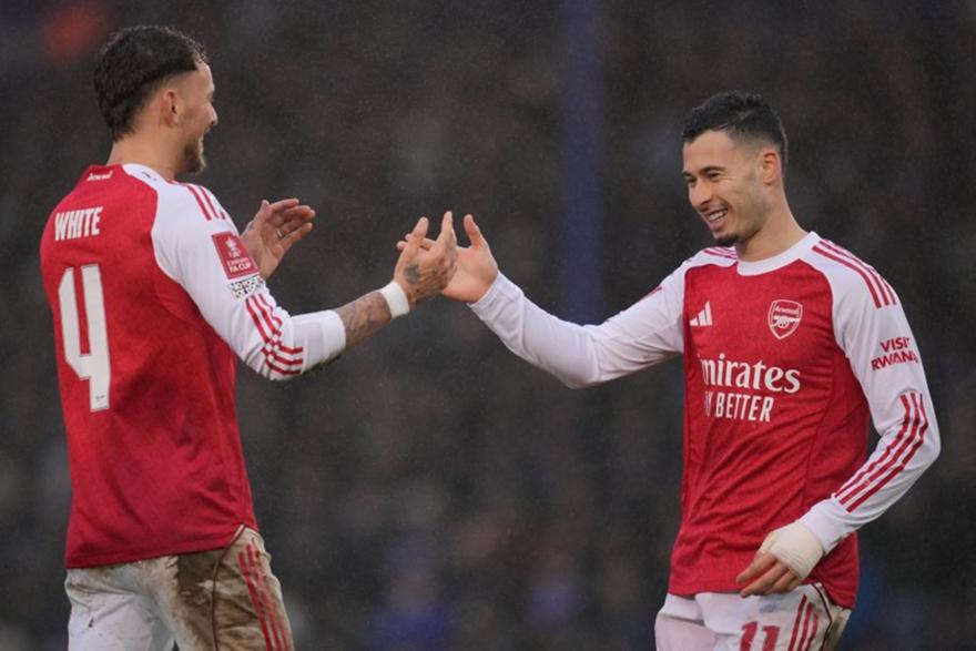 «Η Άρσεναλ προγραμματίζει πωλήσεις ώστε να μαζέψει χρήματα για την αγορά του Άλβαρες από την Ατλέτικο»