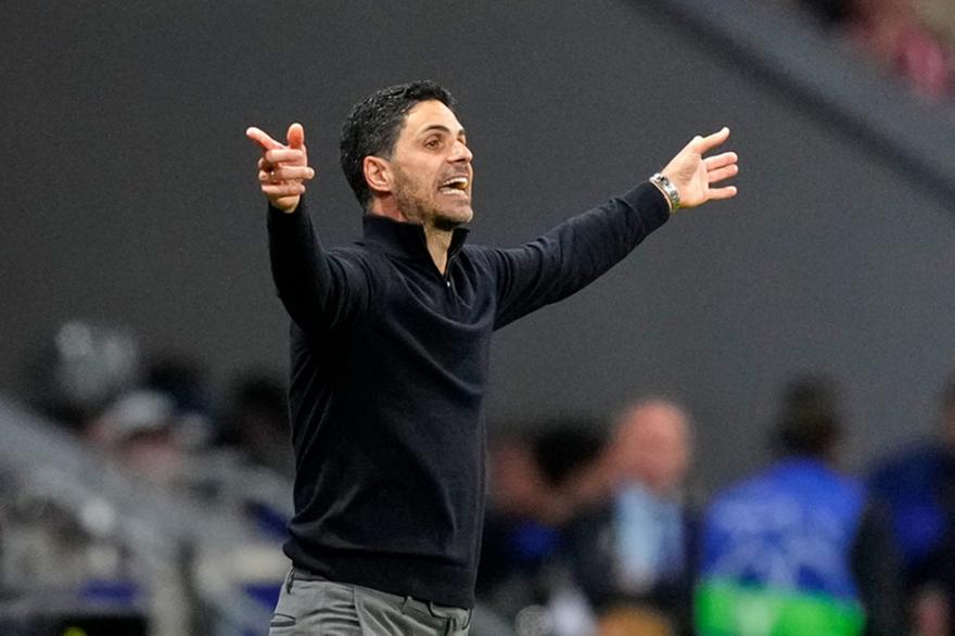 Έξαλλος ο Αρτέτα με VAR και διαιτησία: «Μας στέρησαν τη νίκη»