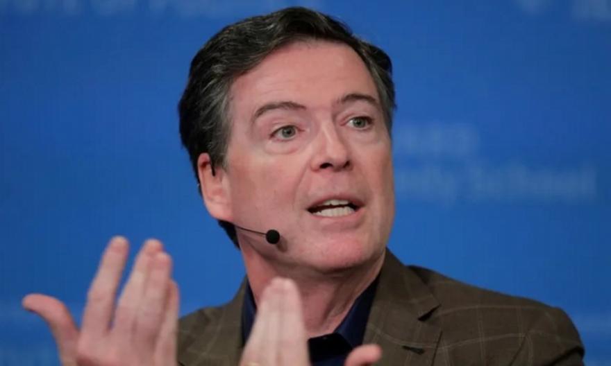 Παραδόθηκε ο πρώην διευθυντής του FBI - Κατηγορείται για απειλή κατά της ζωής του Τραμπ
