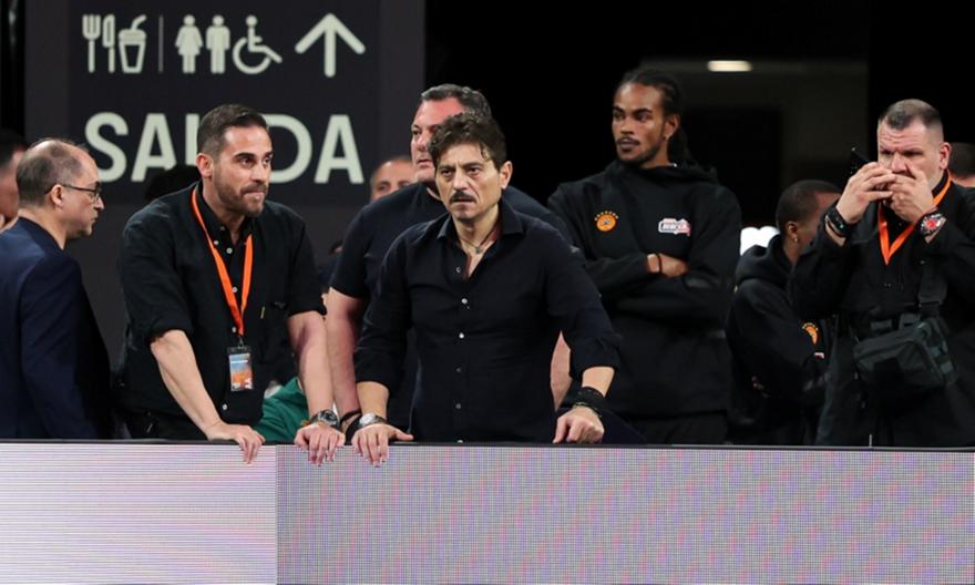 «Ήθελαν να με συλλάβουν, αλλά δεν με νοιάζει»: Η στιγμή που ο Γιαννακόπουλος μπαίνει στα αποδυτήρια του Παναθηναϊκού!