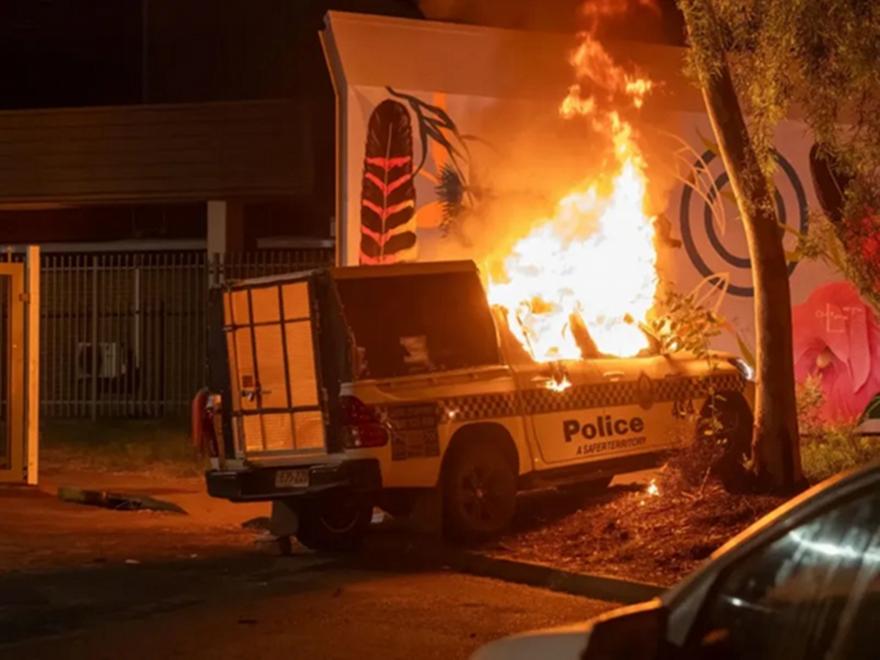 Συγκρούσεις έξω από νοσοκομείο όπου νοσηλεύεται άνδρας ο οποίος σκότωσε 5χρονο κορίτσι στην Αυστραλία