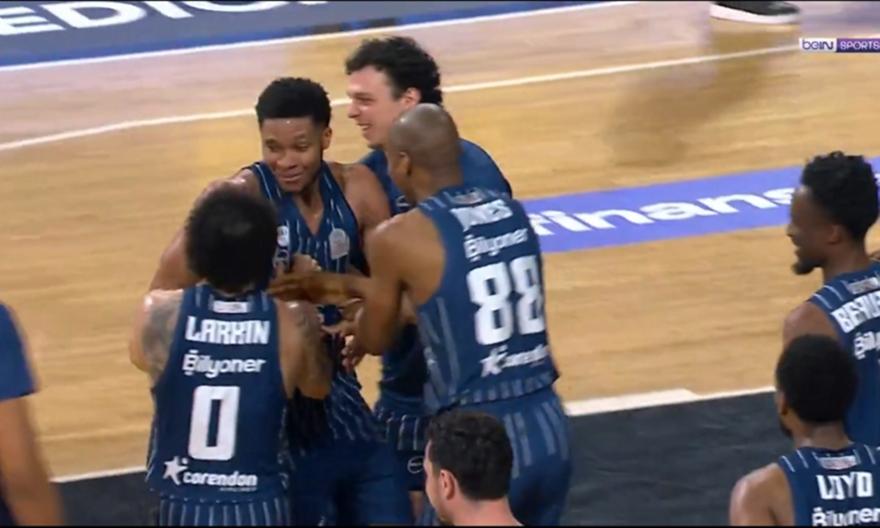 Ο Ντόζιερ... ντύθηκε Μπάρετ και με απίθανο buzzer beater χάρισε τη νίκη στην Εφές!