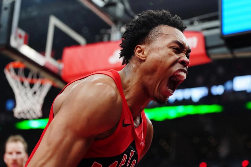 Τρομερός Μπάρετ έστειλε τους Ράπτορς σε Game 7 με buzzer τρίποντο