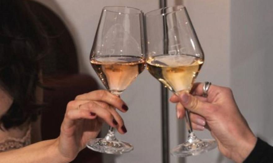 Pied a Terre: Για κρασί, γαλλικές γεύσεις και ήρεμα ραντεβού στο κέντρο