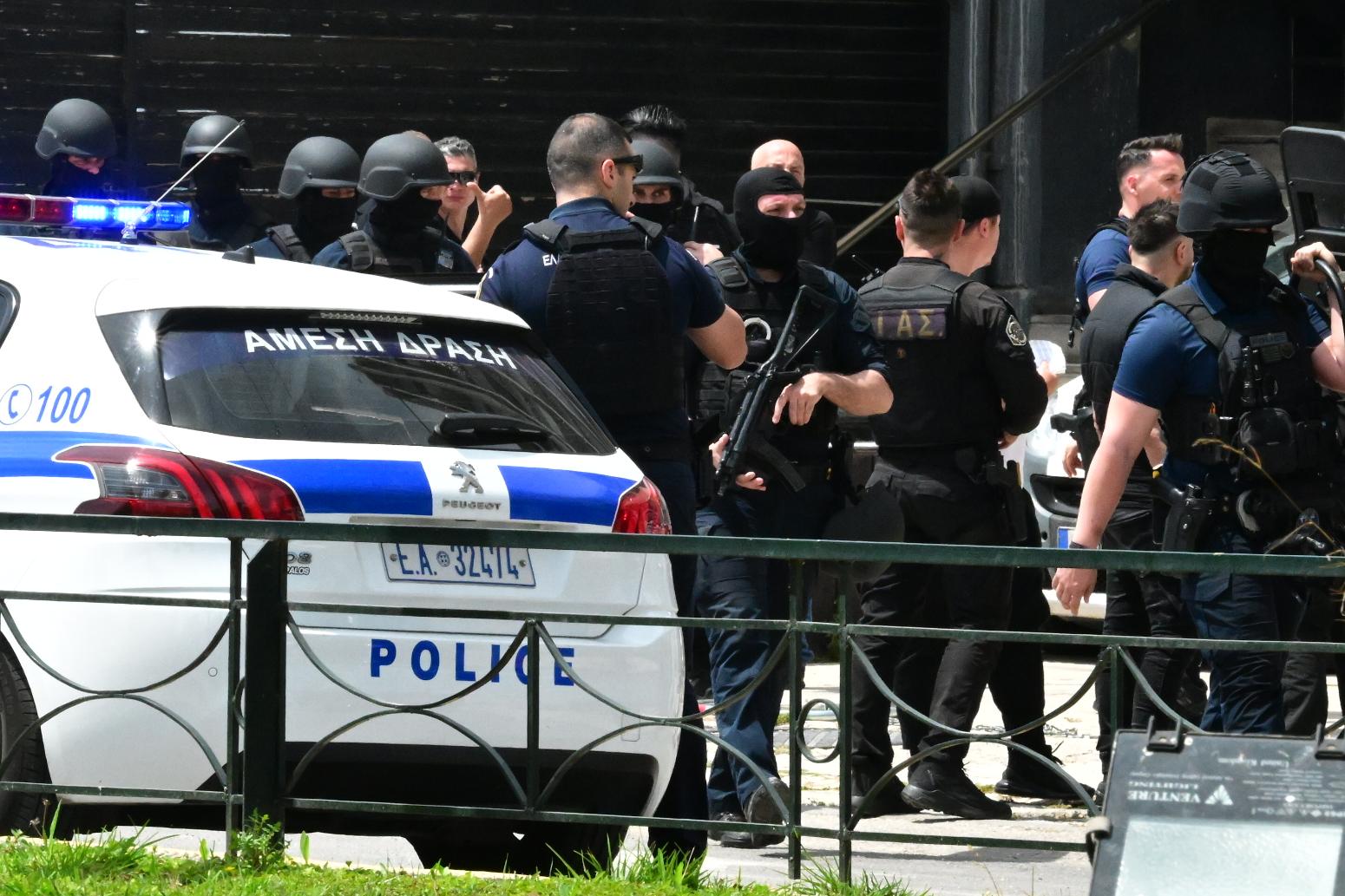 Καλλιθέα: Πυροβόλησαν γυναίκα σε καφετέρια - Συνελήφθη ο δράστης