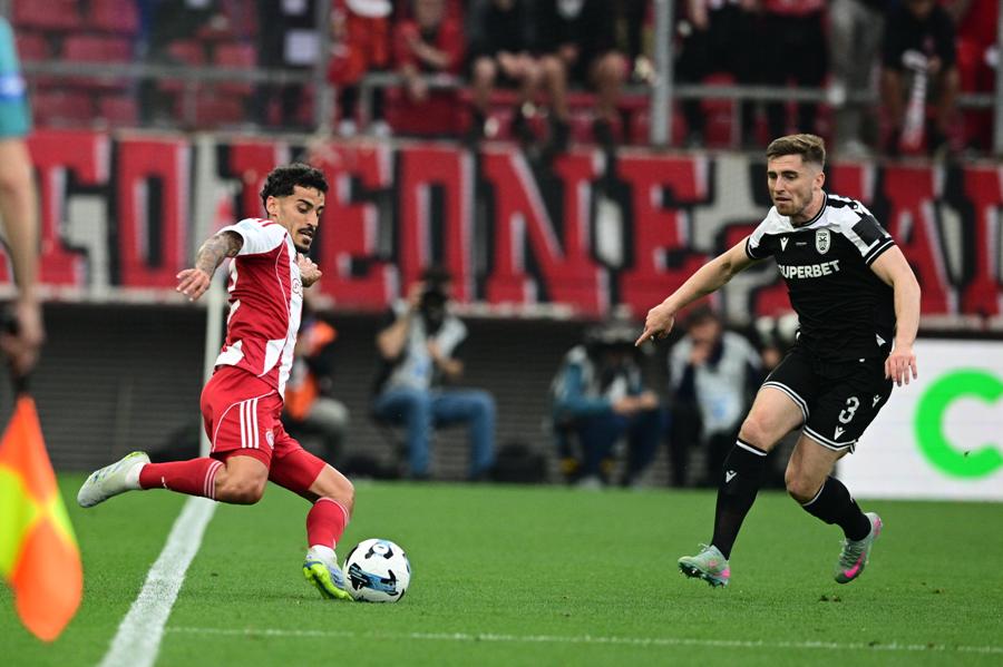 Ολυμπιακός-ΠΑΟΚ 1-1: Ολυμπιακός και ΠΑΟΚ «κόλλησαν» στέφοντας πρωταθλήτρια την ΑΕΚ