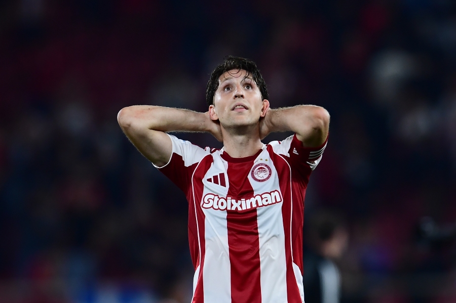 Ολυμπιακός-ΠΑΟΚ 1-1: Ολυμπιακός και ΠΑΟΚ «κόλλησαν» στέφοντας πρωταθλήτρια την ΑΕΚ