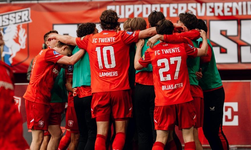 Γκέλα για Άγιαξ, αγκαλιά με το Champions League η Φέγενορντ