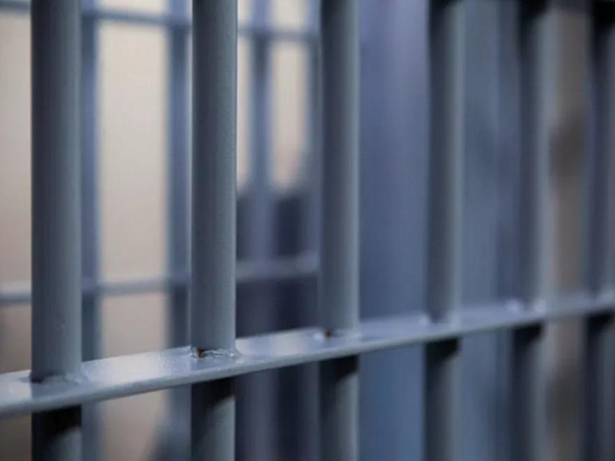 Φυλάκιση 16 μηνών με αναστολή στους γονείς των ανηλίκων που ζούσαν σε άθλιες συνθήκες στο Περιστέρι