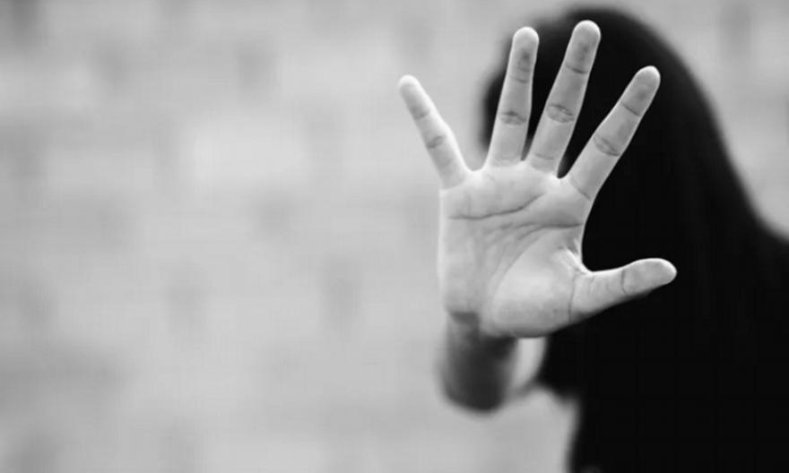 Πάτρα: Άγρια επίθεση σε 13χρονη από συμμαθήτριές της – Την τραβούσαν και βίντεο