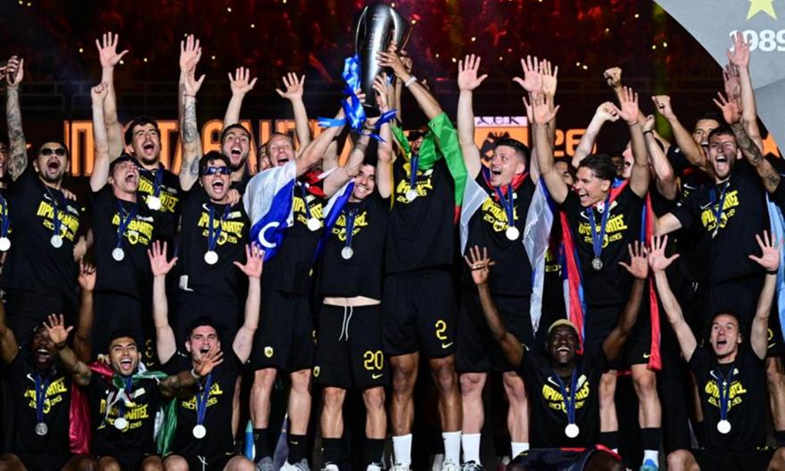 Mozzart Sport: «Μαγευτικό σκηνικό στη στέψη της ΑΕΚ ως πρωταθλήτριας - Άλλαξε τη νοοτροπία ο Νίκολιτς»