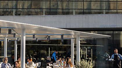 Με ελεύθερη είσοδο σήμερα στα μουσεία: Πού αξίζει να πας για καφέ, φαγητό και ποτό