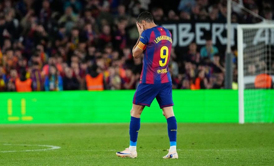 Η συγκινητική έκπληξη των αρχηγών της Μπαρτσελόνα στον Λεβαντόφσκι και το «αντίο» του στο Καμπ Νόου