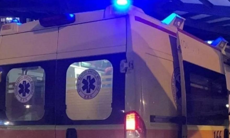 Αυτοκίνητο παρέσυρε και τραυμάτισε πολύ σοβαρά πεζό στην Πετρούπολη