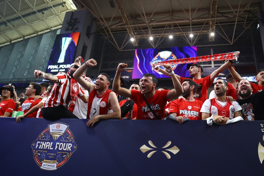 Final 4: Σχεδόν 14.000 οπαδοί του Ολυμπιακού στο Telekom Center
