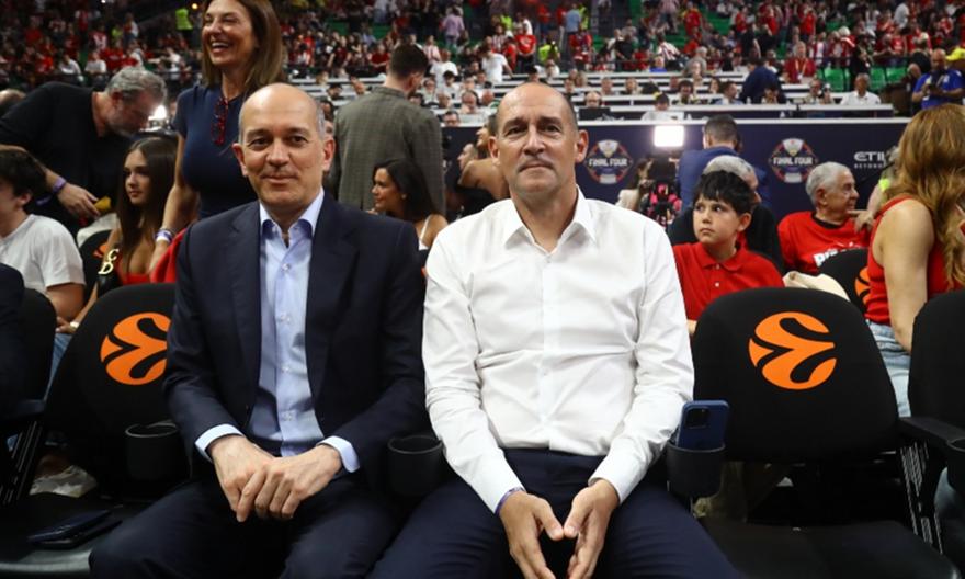 Πήραν τη θέση τους στο Telekom Center οι αδελφοί Αγγελόπουλοι
