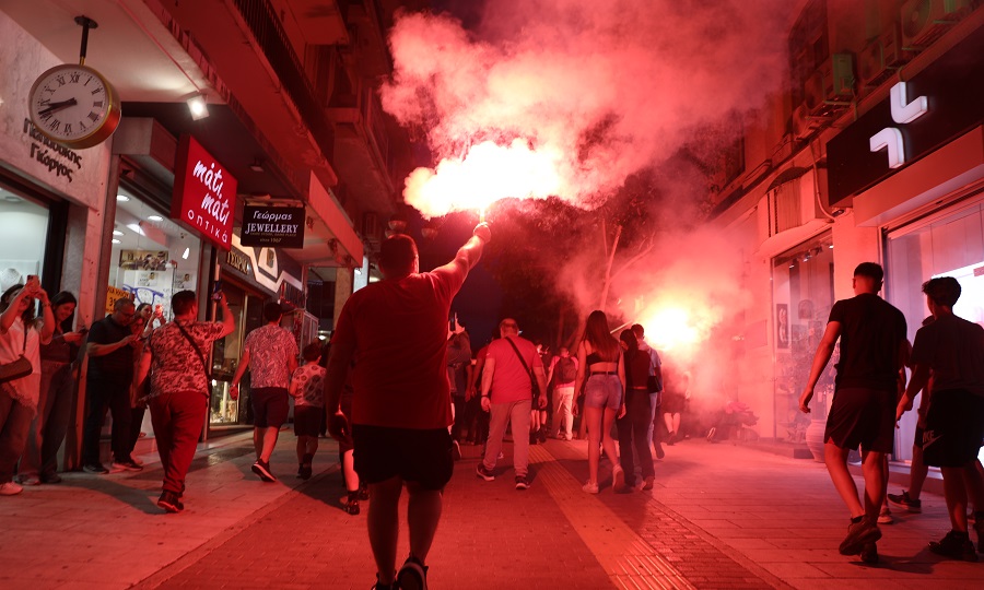 Ολυμπιακός: Έξαλλοι πανηγυρισμοί στον Πειραιά για την πρόκριση στον τελικό του Final 4