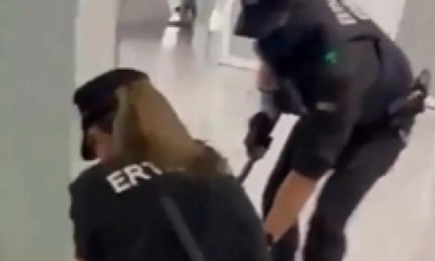 Eπεισόδια στο αεροδρόμιο του Μπιλμπάο: Αστυνομικοί ξυλοκόπησαν ακτιβιστές του στολίσκου Sumud