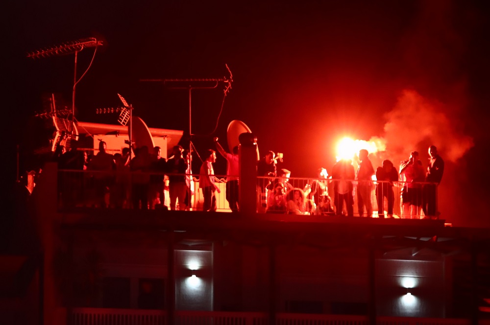 Ολυμπιακός: Ντελίριο για τους πρωταθλητές Ευρώπης στο Δημοτικό Θέατρο