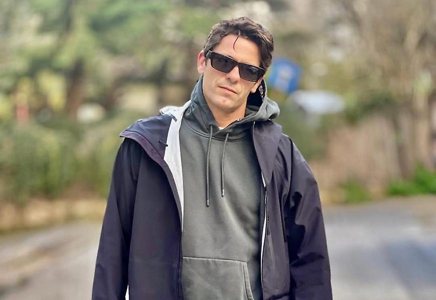 Αποστόλης Τότσικας: Η... δραματική αναπαράσταση του πώς νιώθει ένας γονιός όταν τελειώνει το ΣΚ