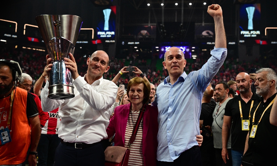 Ολυμπιακός: Ξέφρενοι πανηγυρισμοί από Παναγιώτη και Γιώργο Αγγελόπουλο
