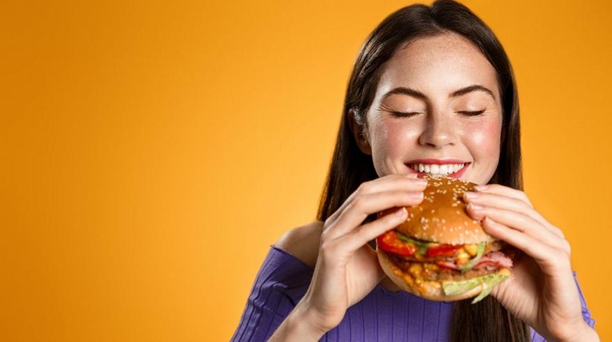 Ώρα για burger: 13 συνταγές για να το απολαύσεις όπως του αξίζει