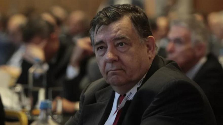 Καρατζαφέρης: Ο Μητσοτάκης πρέπει να στείλει ανθοδέσμη στον Τσίπρα