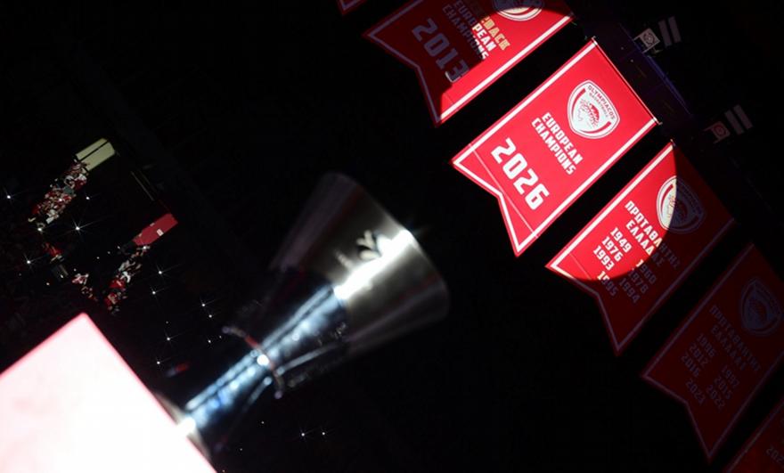 Οι Αγγελόπουλοι παρουσίασαν την κούπα της Euroleague στο ΣΕΦ και ύψωσαν το λάβαρο!