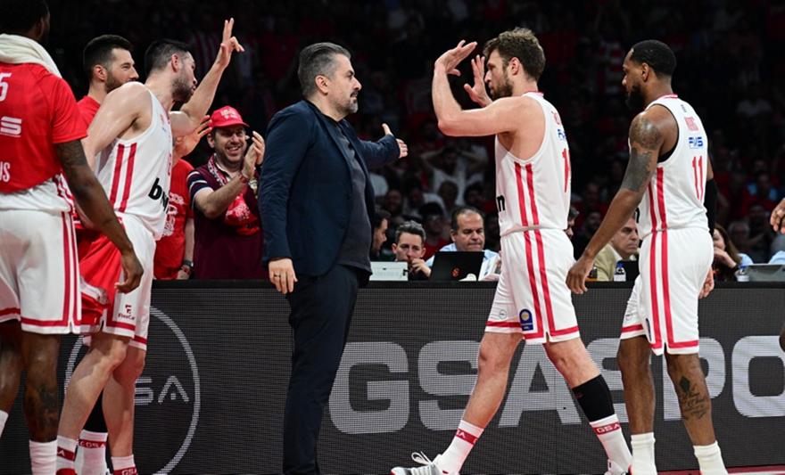 Σάσα… από το logo: Τρέλανε όλο το ΣΕΦ στη λήξη της πρώτης περιόδου!