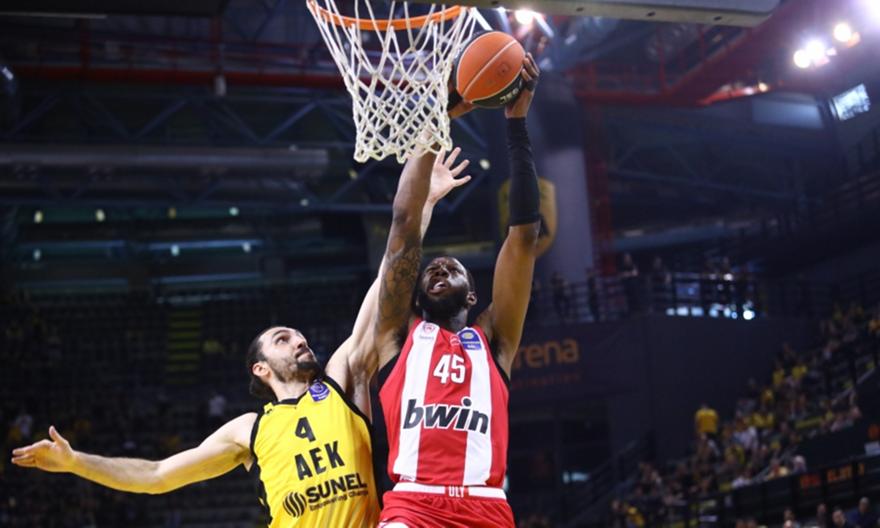 Το dunk party του Χολ και τα υπόλοιπα highlights από τη νίκη-πρόκριση του Ολυμπιακού επί της ΑΕΚ