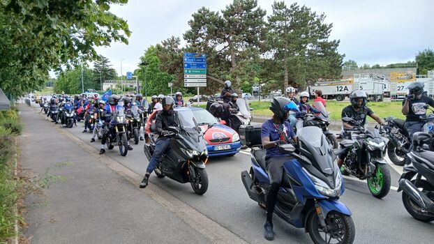 Παρί: Επέστρεψε στο Παρίσι η πρωταθλήτρια Ευρώπης - Πάνω από 100.000 οπαδοί στους δρόμους!