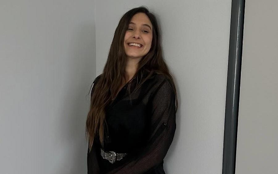 Φωτεινή Αθερίδου: Μια κάποια απελπισία στη Σέριφο. Κόλλησε με το αμάξι στην άμμο!