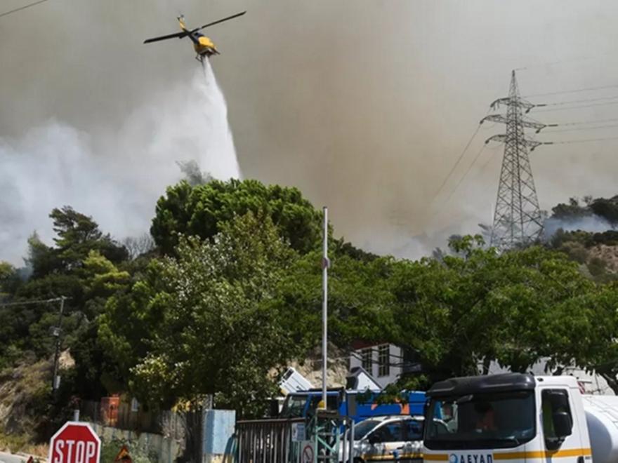Φωτιά σε αγροτοδασική έκταση στην Αγία Ευθυμία Φωκίδας – Σηκώθηκαν εναέρια μέσα