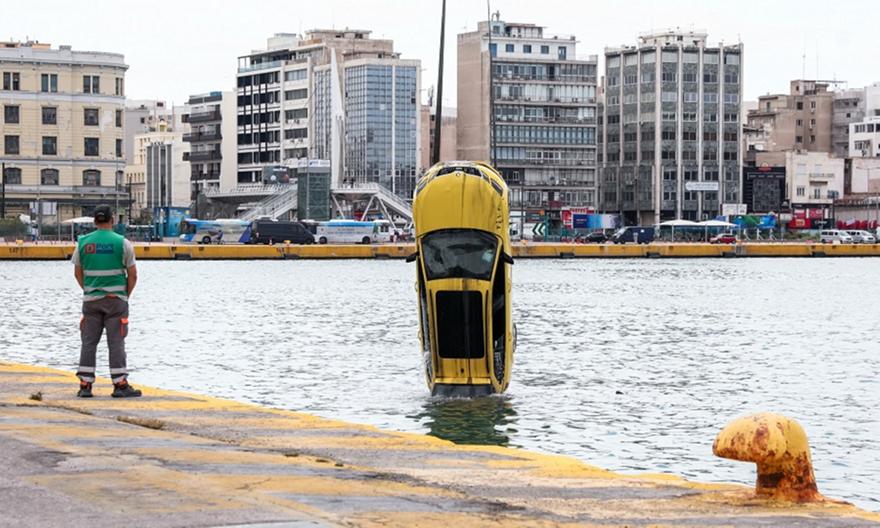 Νεκρός ο οδηγός ταξί που έπεσε στη θάλασσα