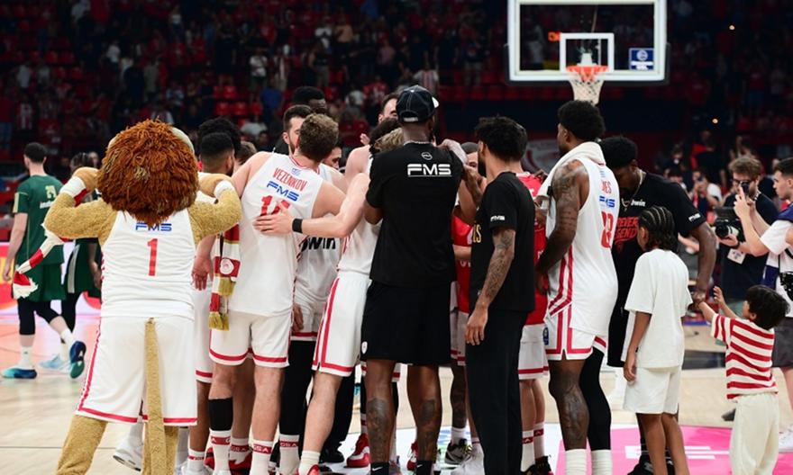 Με πλήρη αποστολή έφτασε στο Telekom Center ο Ολυμπιακός