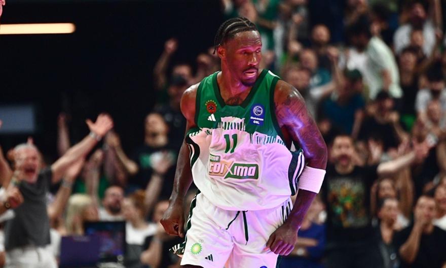 Από το 1/13 του ΣΕΦ, στη μαγική εμφάνιση του Game 2: Ο Χέιζ-Ντέιβις θυμήθηκε ποιος είναι!