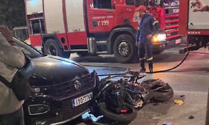 Θανατηφόρο τροχαίο με παράσυρση στην Καλλιθέα - Νεκρός οδηγός μοτοσυκλέτας, τραυματίστηκε γυναίκα