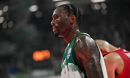 Από το 1/13 του ΣΕΦ, στη μαγική εμφάνιση του Game 2: Ο Χέιζ-Ντέιβις θυμήθηκε ποιος είναι!