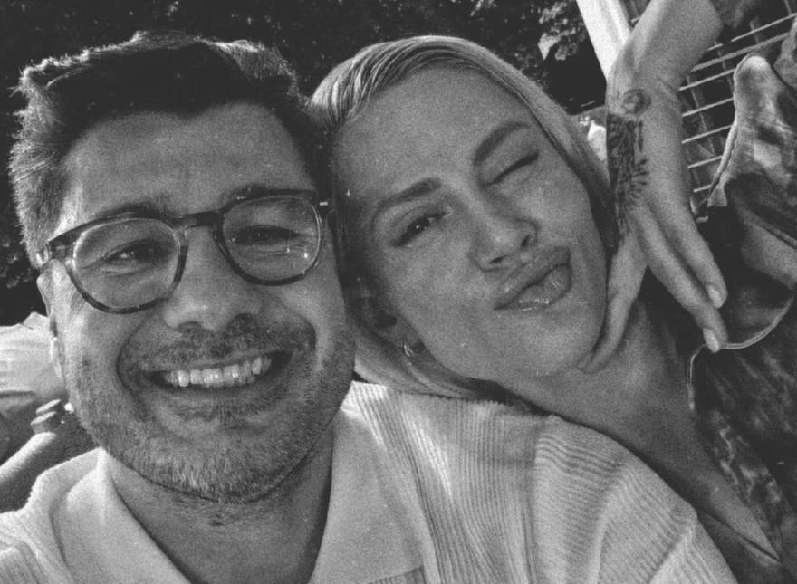 Λάμπρος Κωνσταντάρας:Τρολάρει το κολύμπι της αγαπημένης του στην πισίνα του όσο η πρώην του δηλώνει ότι είναι οικογένεια