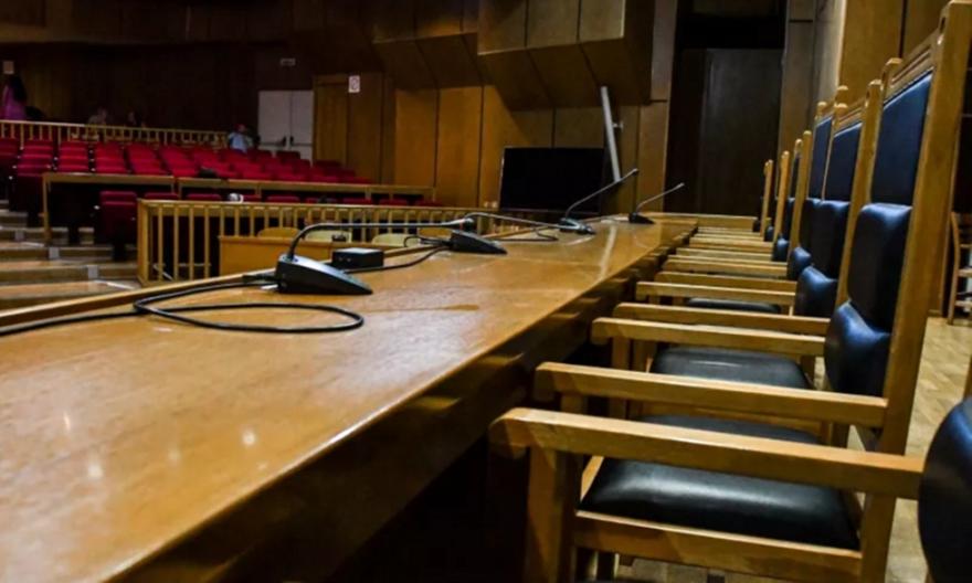 Προφυλακίστηκαν μετά την απολογία τους και οι έξι κατηγορούμενοι των πολεοδομιών